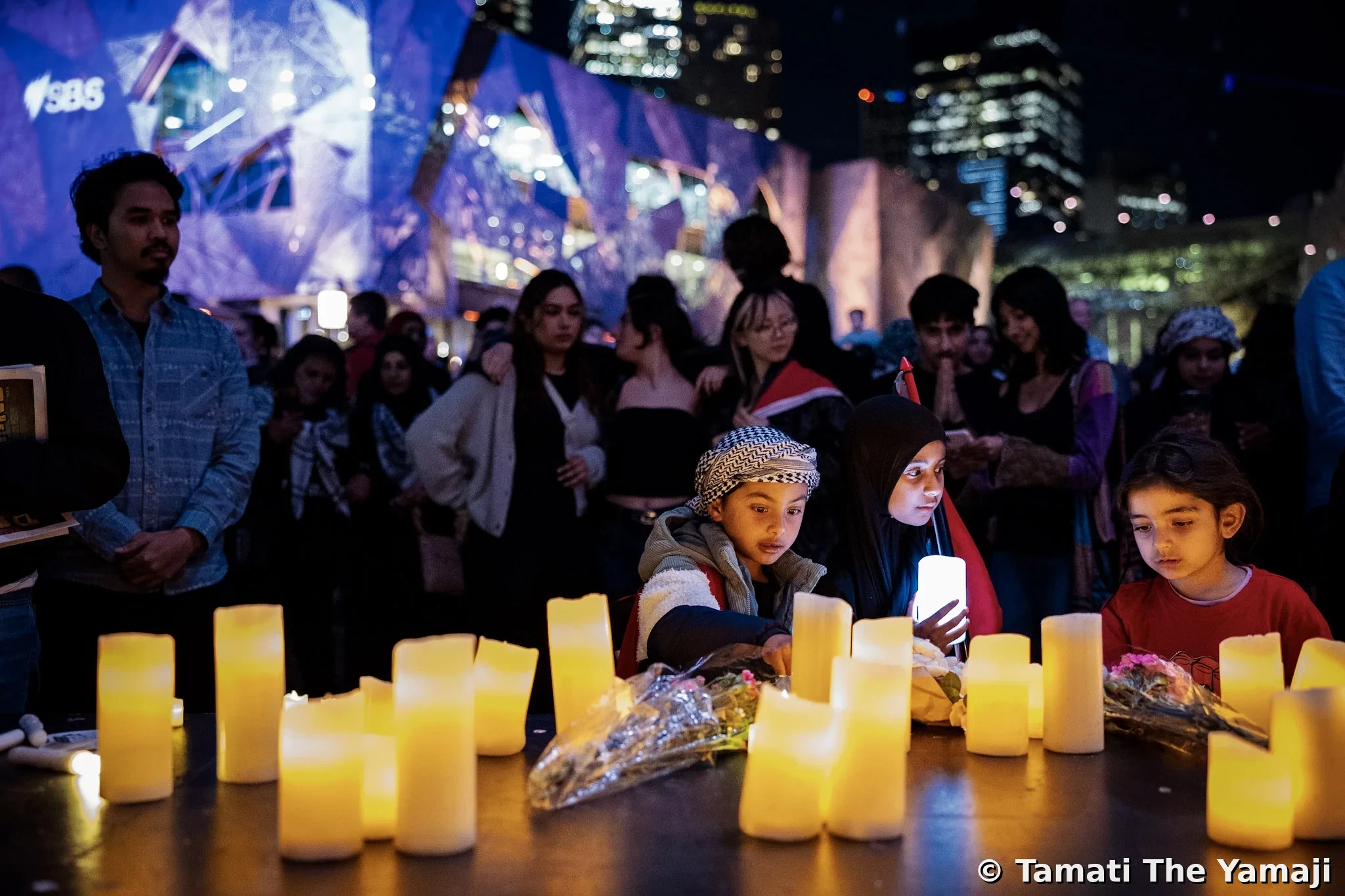 O those who pass between fleeting words - Image 10