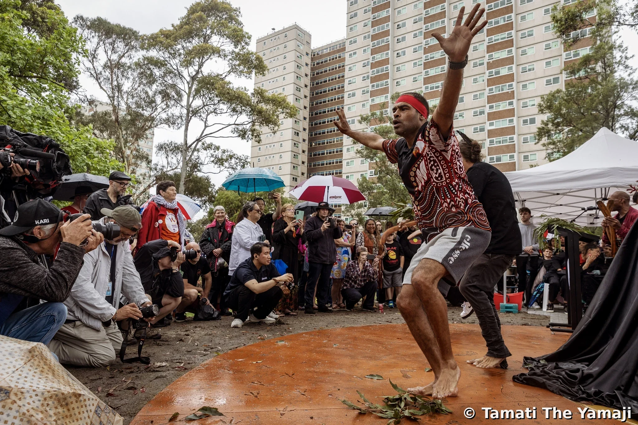 The Guardian - Ruby & Archie Statue, Naarm - Image 7